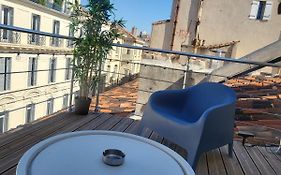 Appartement avec son toit terrasse, en plein coeur de Marseille